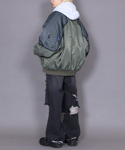 Figments（フィグメンツ）の「ビッグバイカラーボンバージャケット（MA-1・レディース・ブラック/カーキ・FREE）」の11枚目の写真
