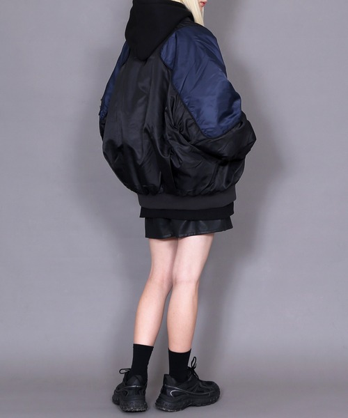 Figments（フィグメンツ）の「ビッグバイカラーボンバージャケット（MA-1・レディース・ブラック/カーキ・FREE）」の17枚目の写真