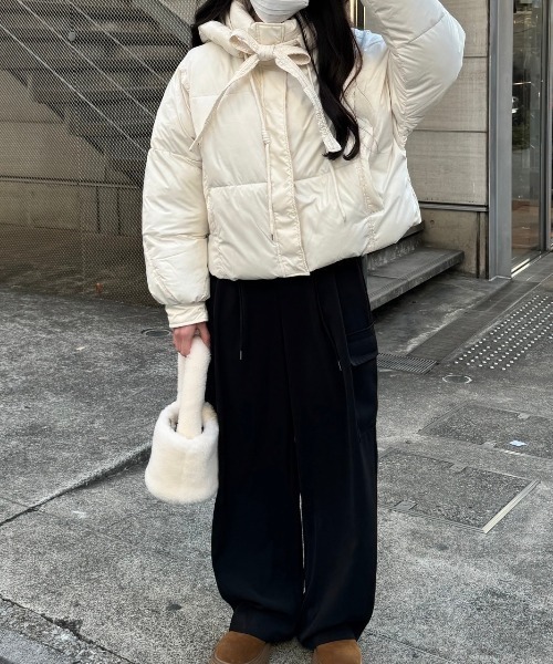 nemne store（ネンネストア）の「《Delfy》フード付きリボン中綿ショートブルゾン（ダウンジャケット/コート・レディース・ブラック/アイボリー・フリー）」の19枚目の写真