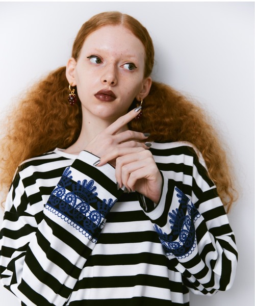 manana suerte(マニャーナスエルテ)の「レースプリントボーダーロングスリーブTシャツ(Tシャツ/カットソー・レディース・ブラック/レッド・FREE)」の22枚目の写真