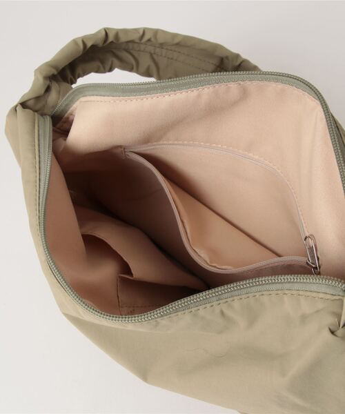 petit main（プティマイン）の「【WEB限定】ママパパドロストミニショルダーバッグ【ウスカーキ】（ショルダーバッグ・レディース・ライトカーキ・フリー）」の13枚目の写真