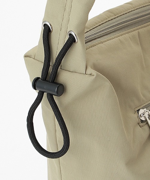 petit main（プティマイン）の「【WEB限定】ママパパドロストミニショルダーバッグ【ウスカーキ】（ショルダーバッグ・レディース・ライトカーキ・フリー）」の5枚目の写真