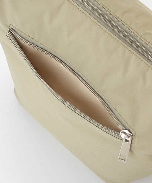 petit main（プティマイン）の「【WEB限定】ママパパドロストミニショルダーバッグ【ウスカーキ】（ショルダーバッグ・レディース・ライトカーキ・フリー）」の9枚目の写真