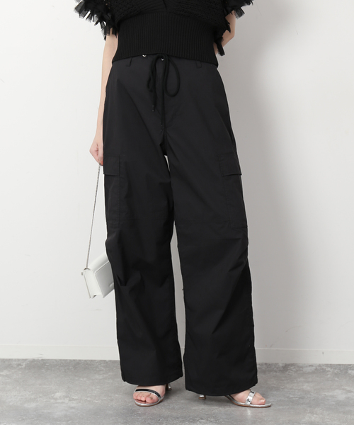 SLOBE IENA(スローブイエナ)の「パラシュートパンツ(カーゴパンツ・レディース・ブラック/アイボリー・36/38)」の2枚目の写真