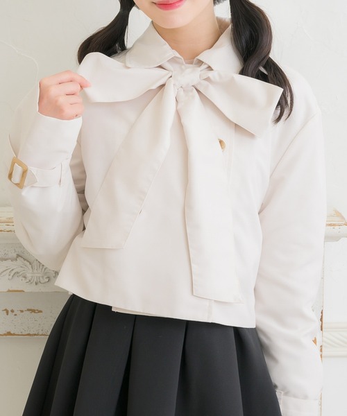 ems excite（エムズエキサイト）の「ボウタイショートトレンチ（トレンチコート・レディース・ブラック/ライトベージュ/ナチュラル・FREE）」の3枚目の写真