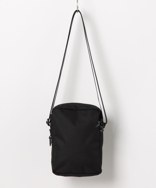 Lee（リー）の「Lee/リー 撥水　トラベル　タテショルダー（ボディバッグ/ウエストポーチ・レディース・ブラック・FREE）」の2枚目の写真