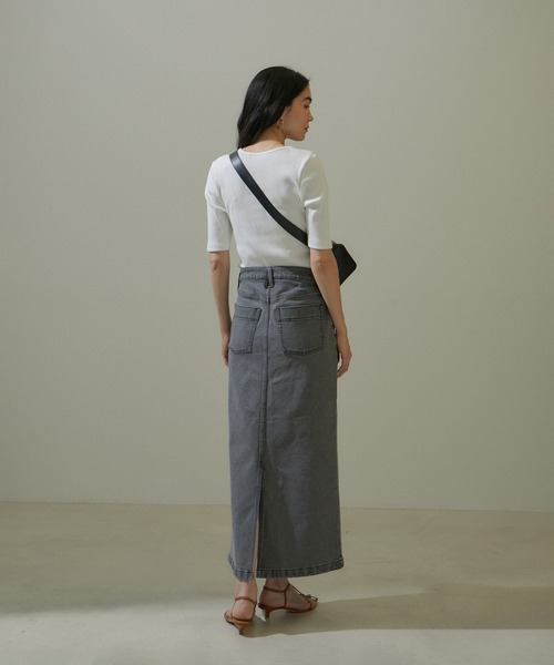 SALON adam et rope'（サロン アダム エ ロペ）の「KINANファームリーリブTシャツ（Tシャツ/カットソー・レディース・カーキ/ブラック/オフホワイト/レッド/ブルー・FREE）」の8枚目の写真