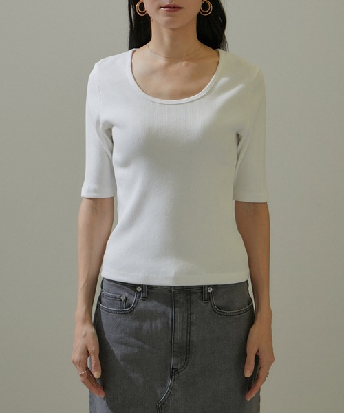 SALON adam et rope'（サロン アダム エ ロペ）の「KINANファームリーリブTシャツ（Tシャツ/カットソー・レディース・カーキ/ブラック/オフホワイト/レッド/ブルー・FREE）」の14枚目の写真