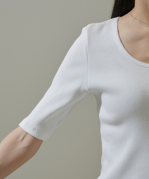 SALON adam et rope'（サロン アダム エ ロペ）の「KINANファームリーリブTシャツ（Tシャツ/カットソー・レディース・カーキ/ブラック/オフホワイト/レッド/ブルー・FREE）」の18枚目の写真