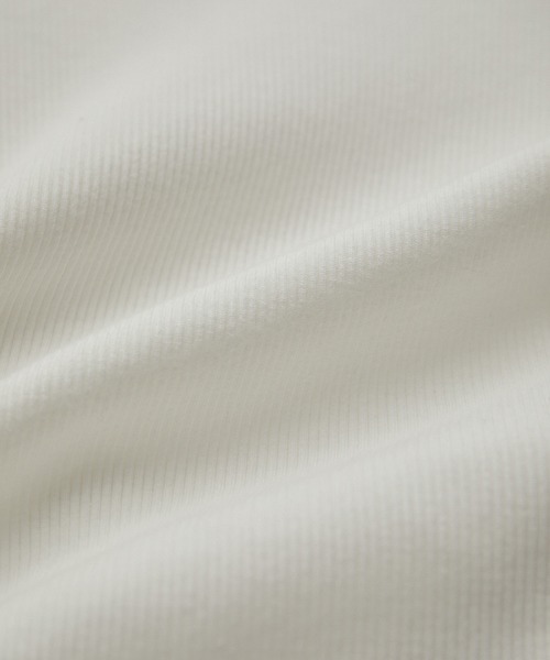 SALON adam et rope'（サロン アダム エ ロペ）の「KINANファームリーリブTシャツ（Tシャツ/カットソー・レディース・カーキ/ブラック/オフホワイト/レッド/ブルー・FREE）」の21枚目の写真