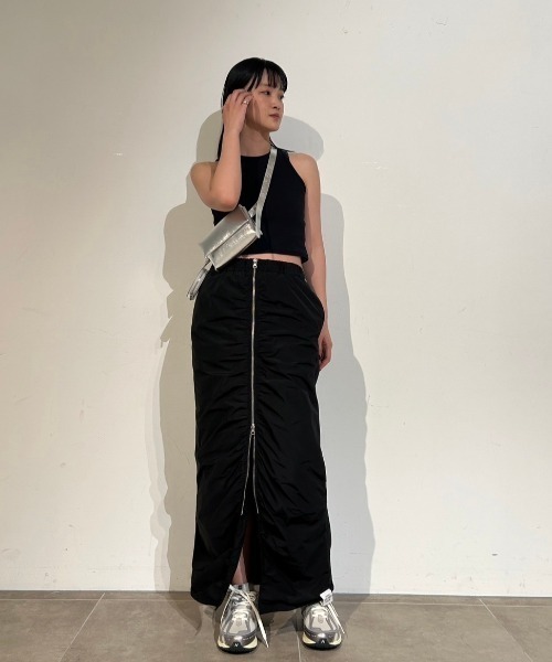 emmi(エミ)の「クロップドアメスリタンクトップ(タンクトップ・レディース・バーガンディー/ライトベージュ/ブラック/グレー・FREE)」の17枚目の写真