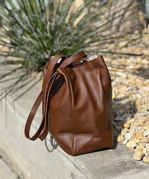 HLNA（エイチエルエヌエー）の「【AYA KAWASAKI】SHAKE BAG（トートバッグ）」
