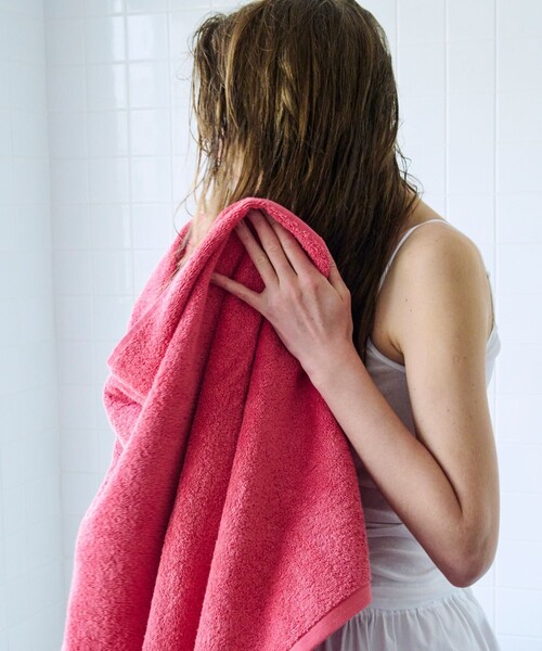 TOMORROWLAND HOME(トゥモローランドホーム)の「コットンヘンプバスタオル(タオル・レディース・イエロー/チャコールグレー/ホワイト/ピンク/ダークブラウン/グリーン・FREE)」の7枚目の写真