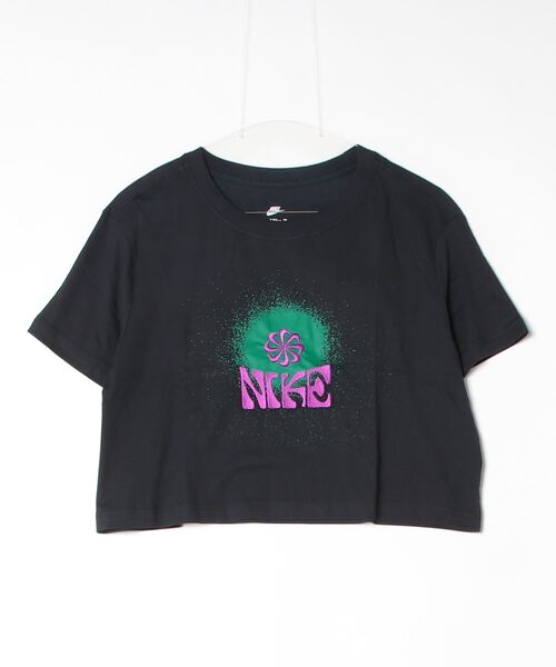 NIKE(ナイキ)の「NIKE/ナイキ Tシャツ DESI WS NSW OC1 EDAY SST FV4231-010(Tシャツ/カットソー・レディース・ブラック/ホワイト・S/L/M)」の1枚目の写真