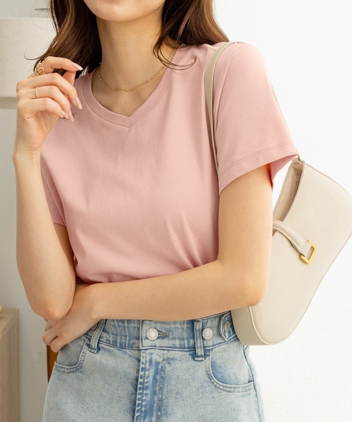 CHAN ME(チャンミ)の「綿100%VネックTシャツ(Tシャツ/カットソー・レディース・チャコールグレー/ブラック/ライトブルー/イエロー/ホワイト/ピンク・MEDIUM/LARGE/X-LARGE)」の1枚目の写真