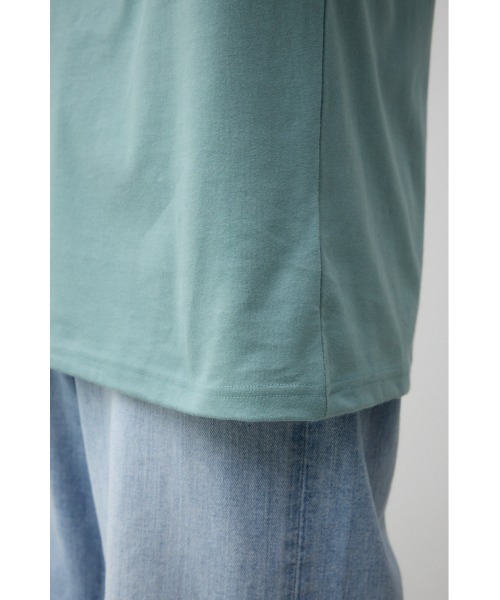 AZUL by moussy（アズールバイマウジー）の「オーバーサイズノースリーブトップス（Tシャツ/カットソー・メンズ・ホワイト/ライトブルー/ブラック・FREE）」の4枚目の写真