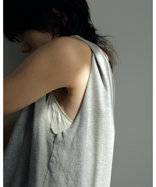 anuke(アンヌーク)の「Cutoff Print Tanktop(タンクトップ・レディース・ブラック/グレー・FREE)」の5枚目の写真