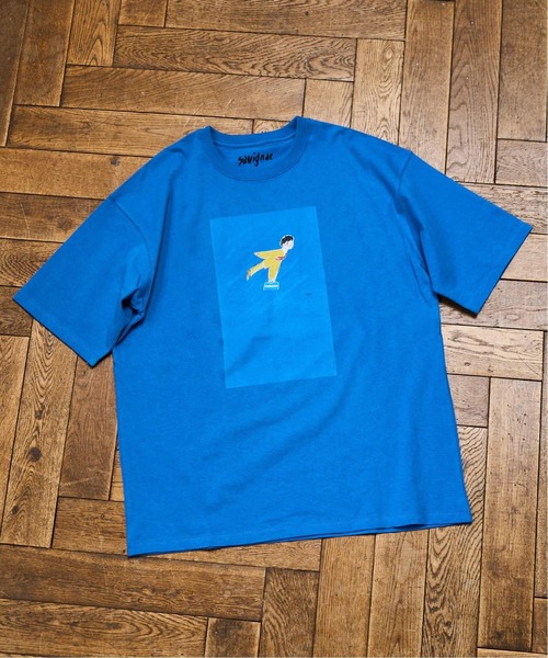 EDIFICE(エディフィス)の「《再入荷》SAVIGNAC (サビニャック) 別注 French Company プリント Tシャツ(Tシャツ/カットソー・メンズ・ホワイト/ブラック系その他/ブルー系その他/ブルー/グリーン/ホワイト系その他/パープル/ライトホワイト/ライトブルー/ブラック・X-LARGE/LARGE/MEDIUM)」の8枚目の写真