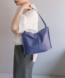《本革/軽量》ぺったんショルダーバッグ