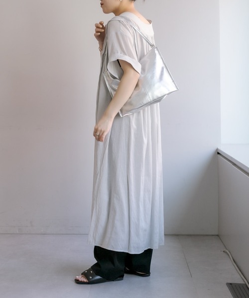 《本革/軽量》ぺったんショルダーバッグ 