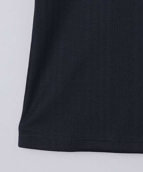 UNITED ARROWS（ユナイテッドアローズ）の「ランダムリブ フィット Tシャツ（Tシャツ/カットソー・レディース・ベージュ/ネイビー/オフホワイト・FREE）」の16枚目の写真