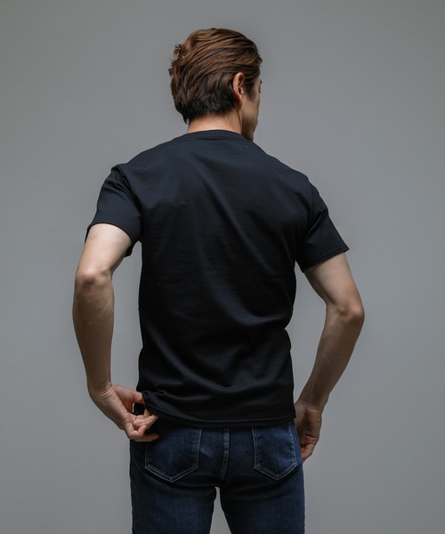 VANQUISH / ヴァンキッシュ カラフル ロゴ プリント 半袖Tシャツ