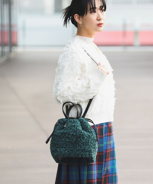 Ray BEAMS（レイビームス）の「リバーシブル ボア バッグ（ショルダーバッグ・レディース・グリーン/オフホワイト・ONE SIZE）」の2枚目の写真