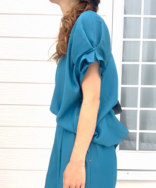 Q（キュー）の「ポリエステルコットン袖タックブラウス（シャツ/ブラウス・レディース・ブルー/ブラック・MEDIUM）」の9枚目の写真