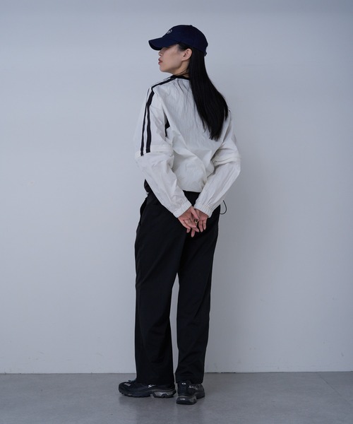 COLONY 2139（コロニートゥーワンスリーナイン）の「2WAYナイロンプルオーバー（Tシャツ/カットソー・メンズ・ブラック/ホワイト・MEDIUM/LARGE）」の9枚目の写真