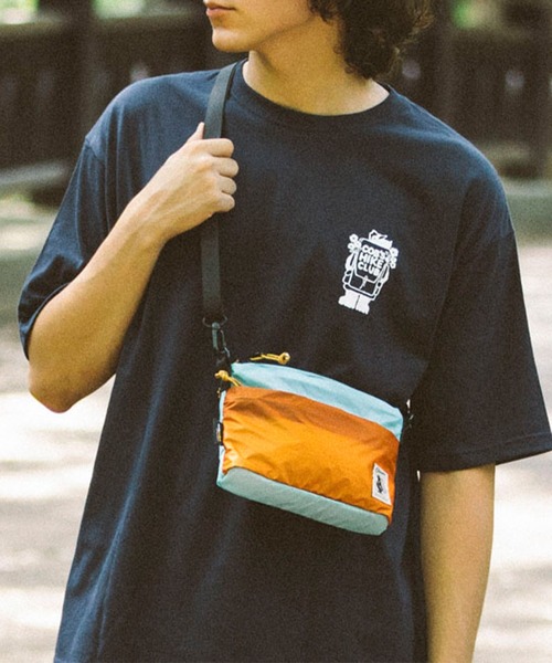 COBMASTER(コブマスター)の「【COBMASTER/コブマスター】Bicolor CUPID SHOULDER BAG 72(ショルダーバッグ・メンズ・サックスブルー/イエロー/グレー/ブルー・FREE)」の2枚目の写真