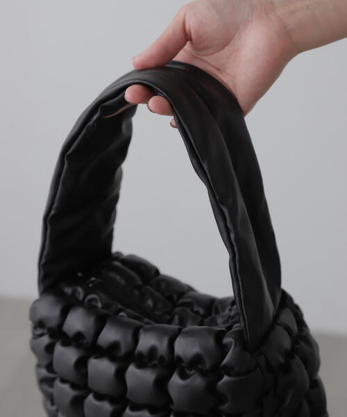 FREE'S MART（フリーズマート）の「◆ポコポコバッグ（ハンドバッグ・レディース・ブラック/ホワイト・ﾌﾘ-）」の6枚目の写真