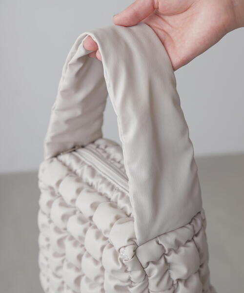 FREE'S MART（フリーズマート）の「◆ポコポコバッグ（ハンドバッグ・レディース・ブラック/ホワイト・ﾌﾘ-）」の14枚目の写真