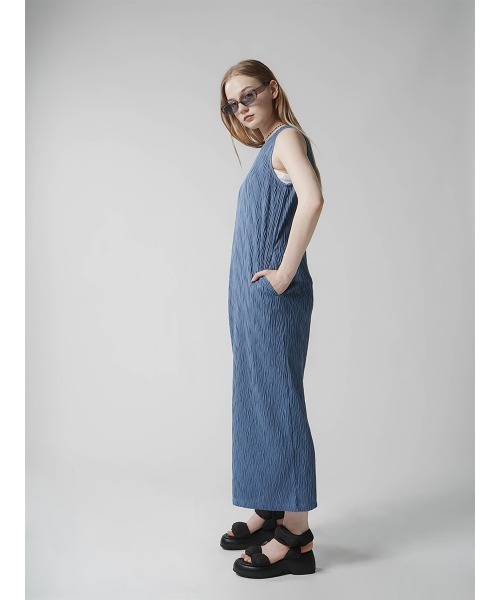 :ETHROF(イーサオブ)の「WAVE PLEATED ONEPIECE(ワンピース・レディース・ブルー/ブラック・FREE)」の3枚目の写真