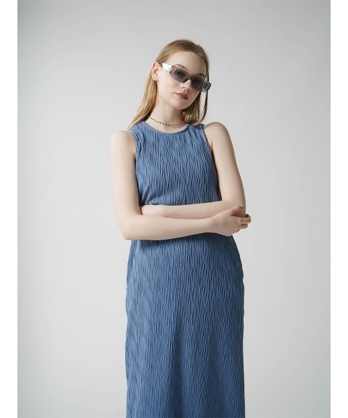 :ETHROF(イーサオブ)の「WAVE PLEATED ONEPIECE(ワンピース・レディース・ブルー/ブラック・FREE)」の5枚目の写真