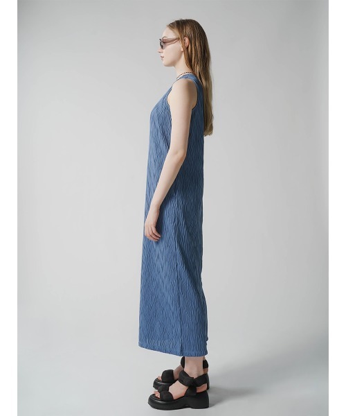 :ETHROF(イーサオブ)の「WAVE PLEATED ONEPIECE(ワンピース・レディース・ブルー/ブラック・FREE)」の8枚目の写真