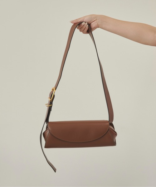 ANGIE（アンジー）の「ワイドショルダーフラップバッグ（ショルダーバッグ・レディース・ブラウン/ブラック・FREE）」の8枚目の写真