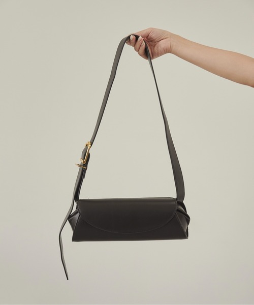 ANGIE（アンジー）の「ワイドショルダーフラップバッグ（ショルダーバッグ・レディース・ブラウン/ブラック・FREE）」の7枚目の写真