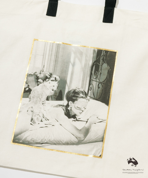 SALON adam et rope'（サロン アダム エ ロペ）の「【AUDREY HEPBURN COLLECTION BY JUN】フォトプリント トートバッグ（トートバッグ・レディース・ホワイト系その他2/ホワイト系その他4/ホワイト・FREE）」の10枚目の写真