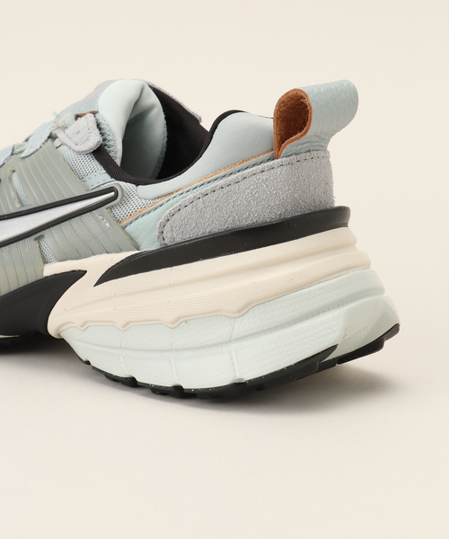 NIKE(ナイキ)の「【NIKE/ ナイキ】V2K Run(Grey)(スニーカー・レディース・グレー・23cm/24cm/25cm/26cm)」の13枚目の写真