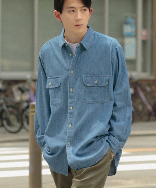 ITEMS URBANRESEARCH（アイテムズ アーバンリサーチ）の「ダブルポケット ウォッシュドデニムシャツ（シャツ/ブラウス・メンズ・ブルー/ブラック・LARGE/MEDIUM）」の4枚目の写真