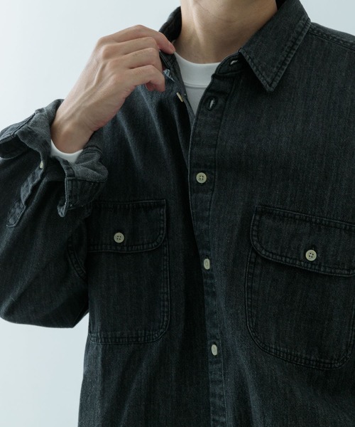 ITEMS URBANRESEARCH（アイテムズ アーバンリサーチ）の「ダブルポケット ウォッシュドデニムシャツ（シャツ/ブラウス・メンズ・ブルー/ブラック・LARGE/MEDIUM）」の10枚目の写真