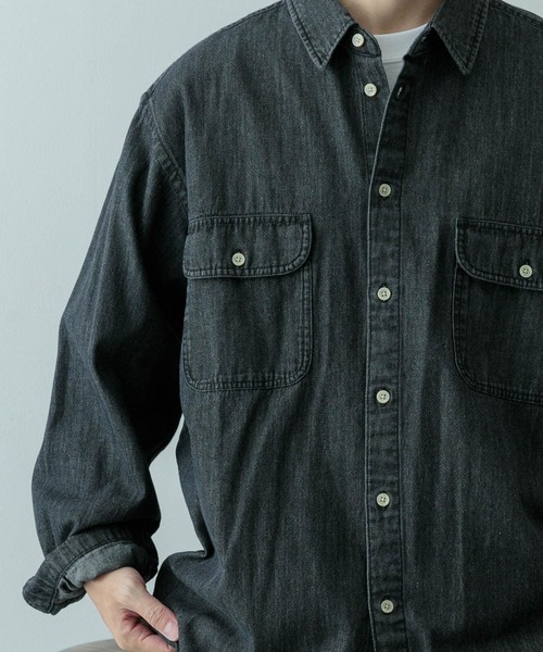 ITEMS URBANRESEARCH（アイテムズ アーバンリサーチ）の「ダブルポケット ウォッシュドデニムシャツ（シャツ/ブラウス・メンズ・ブルー/ブラック・LARGE/MEDIUM）」の11枚目の写真