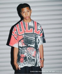 NBA（エヌビーエー）の「TOKYO 23 NBA Over Print T-shirt / トウキョウ 23 エヌビーエー オーバー プリント ティ－シャツ（Tシャツ/カットソー・メンズ）」
