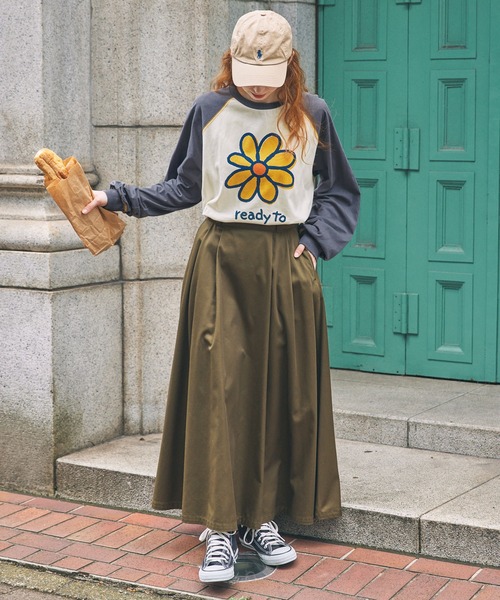MONO-MART LADY'S(モノマートレディース)の「配色ステッチ×フラワーグラフィックプリント ラグラン 長袖Tシャツ(Tシャツ/カットソー・レディース・グレー系/ネイビー系/グレー系1/ブラック系/ホワイト系/ベージュ系・FREE)」の18枚目の写真