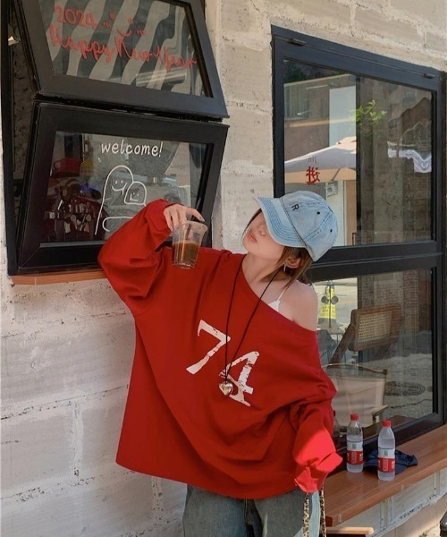 ENIM BY VICKY(エニムバイビッキー)の「前後2wayプリントオフショルロンT(Tシャツ/カットソー・レディース・グレー/レッド・M)」の21枚目の写真
