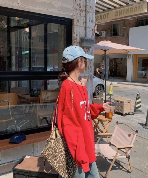 ENIM BY VICKY(エニムバイビッキー)の「前後2wayプリントオフショルロンT(Tシャツ/カットソー・レディース・グレー/レッド・M)」の19枚目の写真