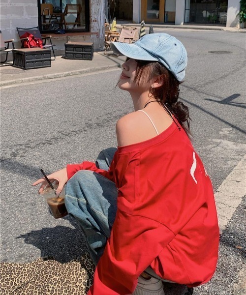 ENIM BY VICKY(エニムバイビッキー)の「前後2wayプリントオフショルロンT(Tシャツ/カットソー・レディース・グレー/レッド・M)」の11枚目の写真