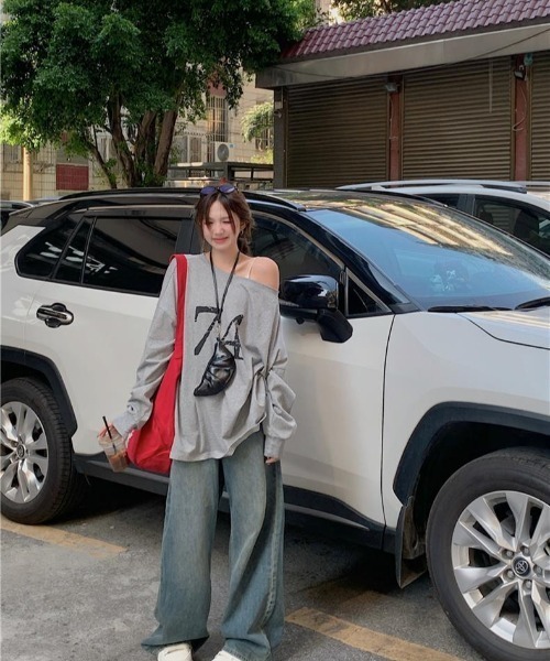 ENIM BY VICKY(エニムバイビッキー)の「前後2wayプリントオフショルロンT(Tシャツ/カットソー・レディース・グレー/レッド・M)」の22枚目の写真
