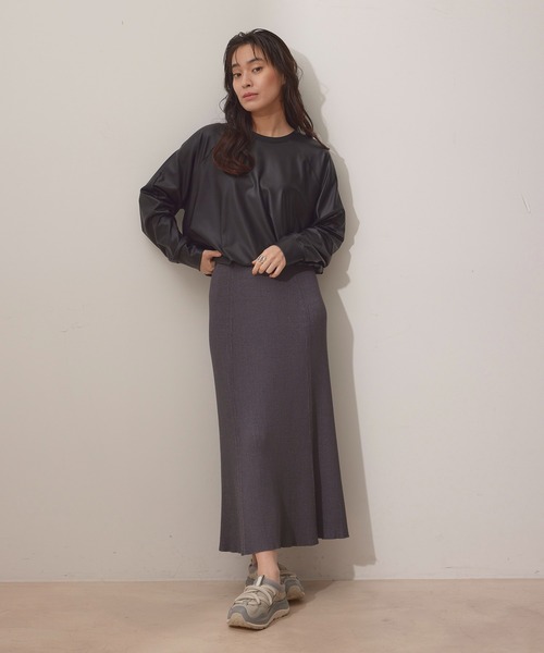 NERGY（ナージー）の「【イージーケア】Synthetic Leather クロップド丈プルオーバー（その他トップス・レディース・ブラック・FREE）」の2枚目の写真