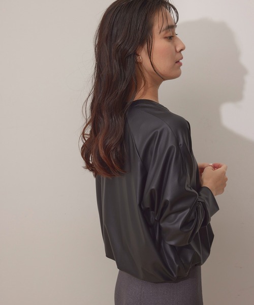 NERGY（ナージー）の「【イージーケア】Synthetic Leather クロップド丈プルオーバー（その他トップス・レディース・ブラック・FREE）」の6枚目の写真